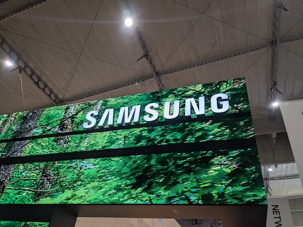 UAE’s Du collaborates with Samsung on digital services UAE’s Du collaborates with Samsung on digital services