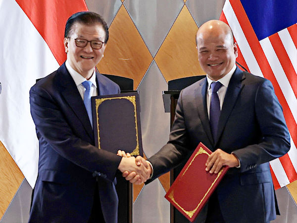 Axiata and Sinar Mas to collaborate on digital transformation in SEA